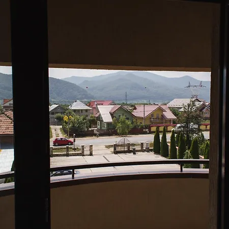 Guest house Pensiunea Roua 3*